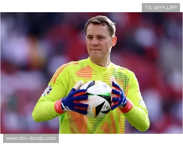 诺伊尔伤愈归队，拜仁防线实力大增